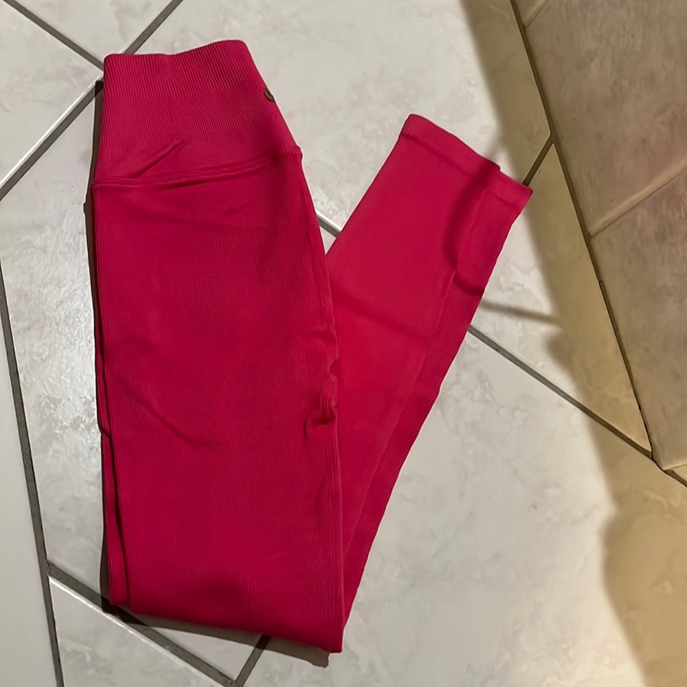 hot pink leggings